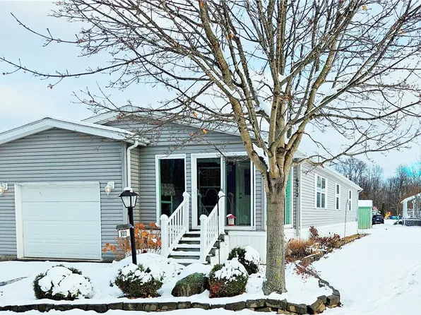 6312 Whispering Woods Dr, Williamson, NY 14589