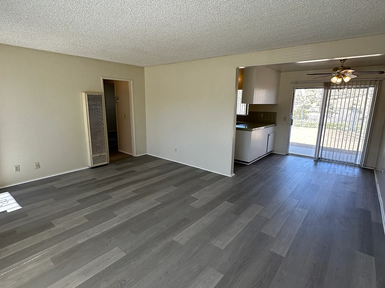 2 bed, 816 sqft, $1,195 — Photo 2