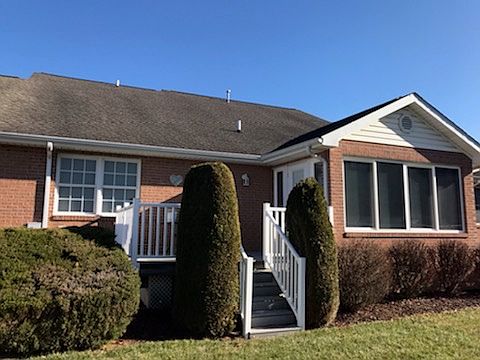 2nd image of 121 Garden Oaks Dr