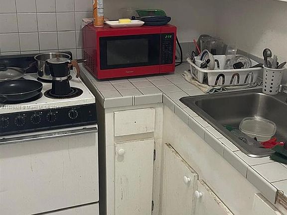 3rd image of 1860 Venice Park Dr APT 105