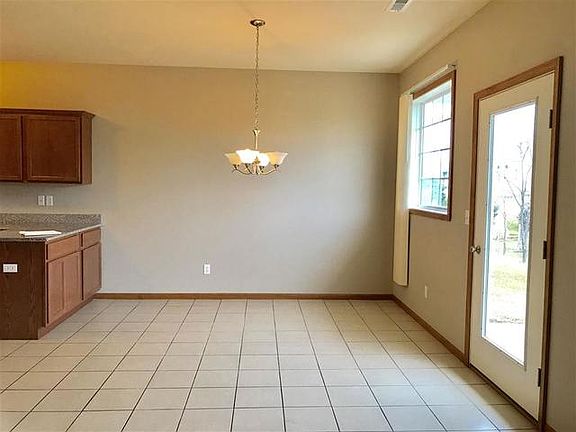 4th image of 15549 Summerbrooke Ln
