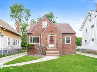18119 Windward Rd, Cleveland, OH 44119