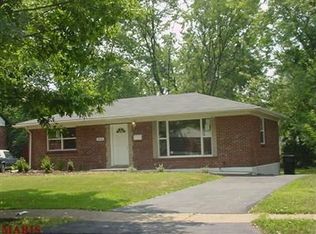 7828 Birchmont Dr, Saint Louis, MO 63130