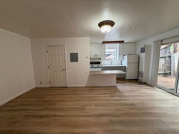 2nd image of 3672 Aspen Ave APT 4