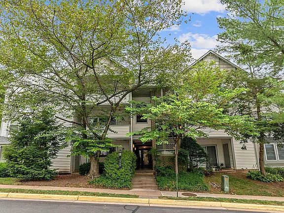 3rd image of 7705 Lafayette Forest Dr APT 34
