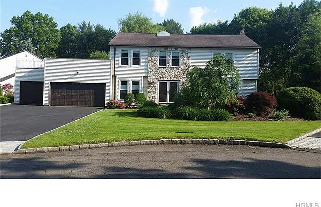 1st image of 9 Quincy Ln