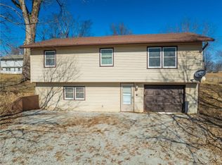 601 E James Rd, Gallatin, MO 64640