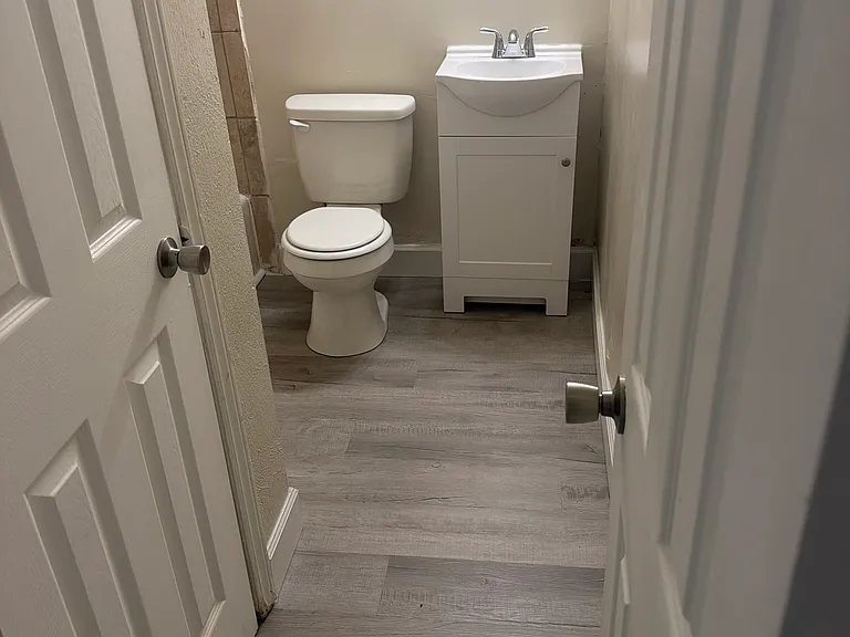 Lincoln Manor — Photo 6