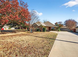 207 Gayle Cir, Bells, TX 75414