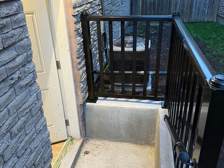 589 Dorchester Dr — Photo 6