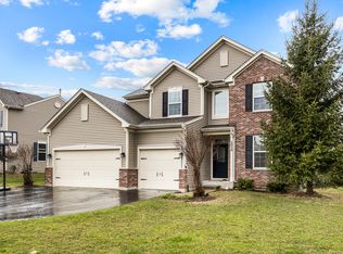 172 Ashton Ln, Crystal Lake, IL 60014