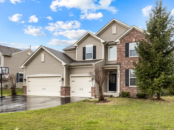 172 Ashton Ln, Crystal Lake, IL 60014