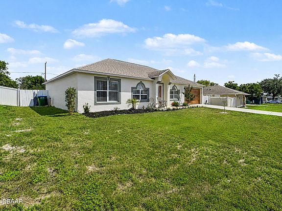 2nd image of 2382 Kerridale St