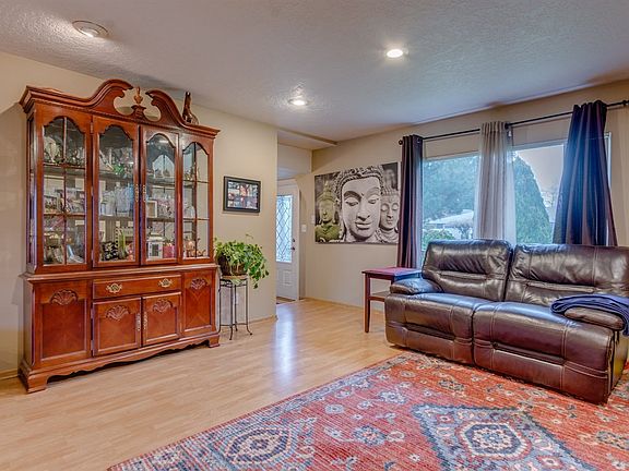5th image of 1612 SE 168th Ave