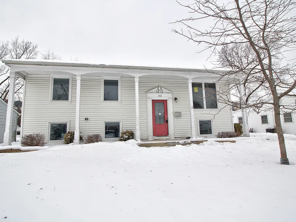 312 Hickory Ave