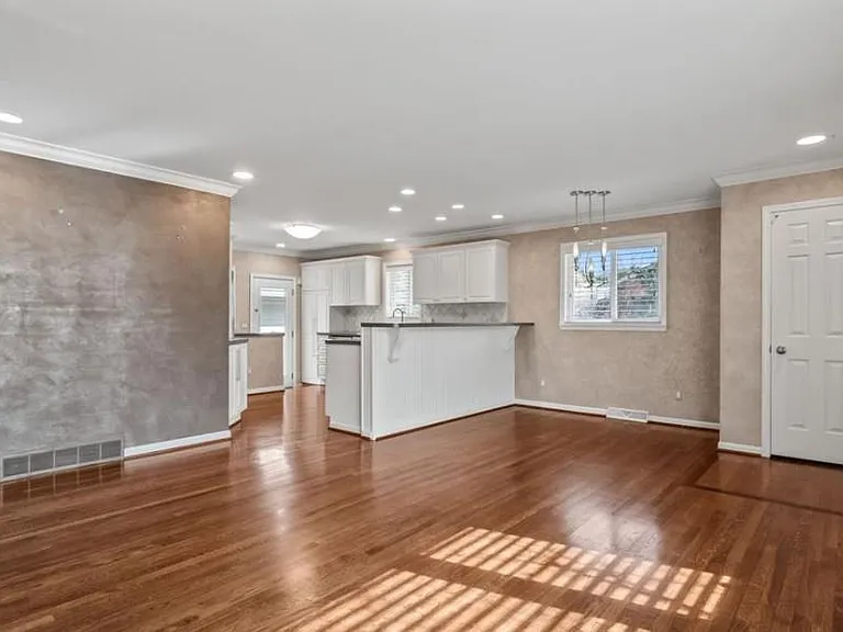 290 Winry Dr — Photo 9