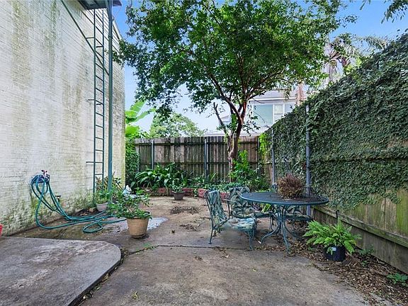 3rd image of 418 Pelican Ave APT F