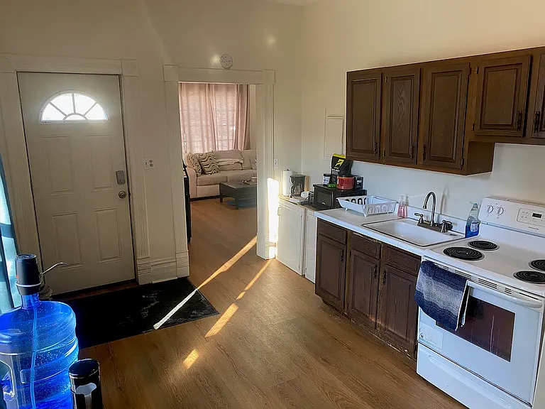 222 E Mason St #2 — Photo 4