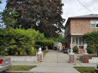 4609 189th St, Flushing, NY 11358