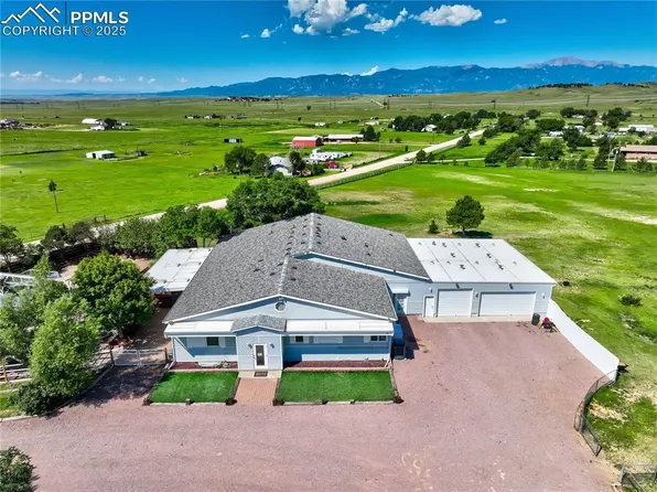 920 Corral Valley Rd, Colorado Springs, CO 80929
