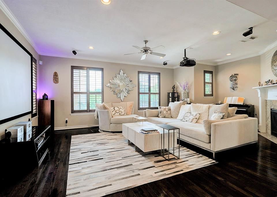 1st image of 3403 Skyline Village Dr