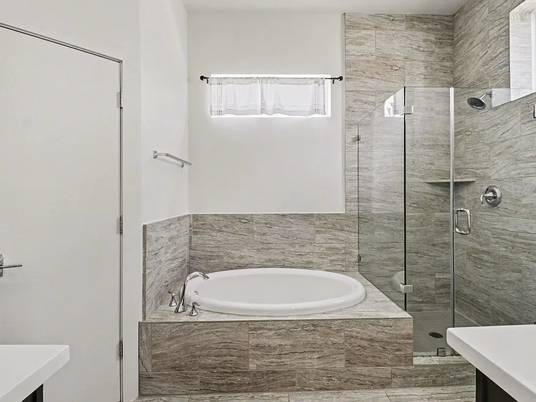 715 Hartman St — Photo 20