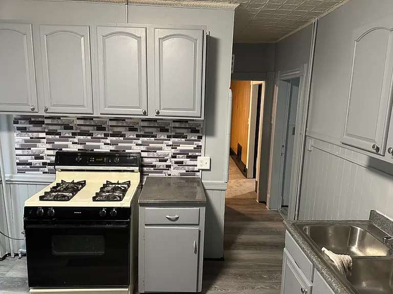 683 Union St #2 — Photo 14