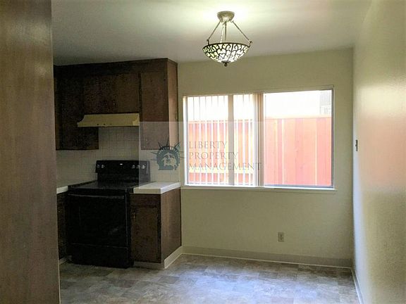 5th image of 1012 S Hutchins St APT 2