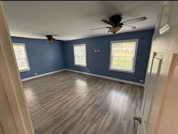 3rd image of 2941 Westridge Dr