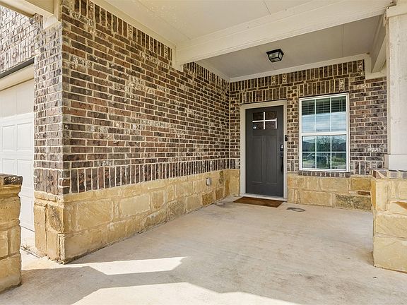 3rd image of 104 Blue Sage Dr
