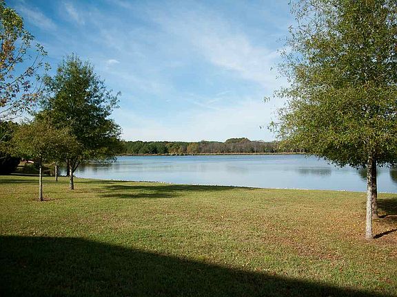 3rd image of 147 Lake Hill Dr