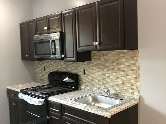 3rd image of 808 S Cecil St Floor 2