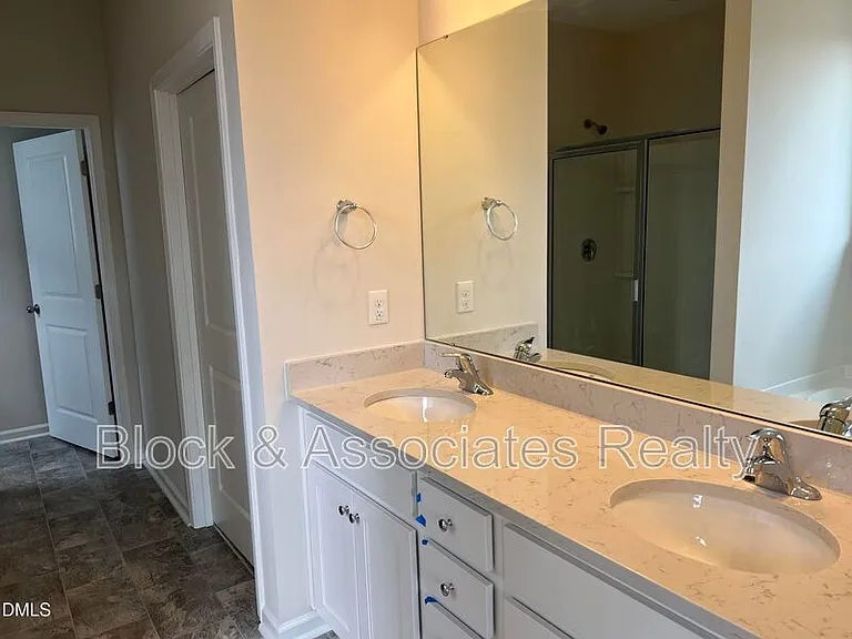 262 Streamliner Blvd — Photo 10