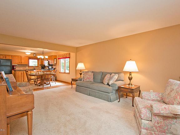3rd image of 6743 Leisure Creek Dr SE