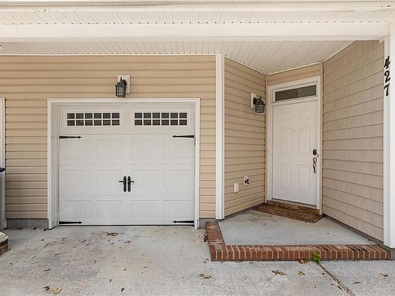 2nd image of 427 Fountain Dr