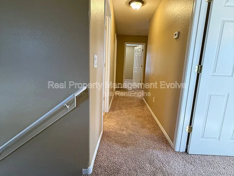 914 E Christine Pl — Photo 16