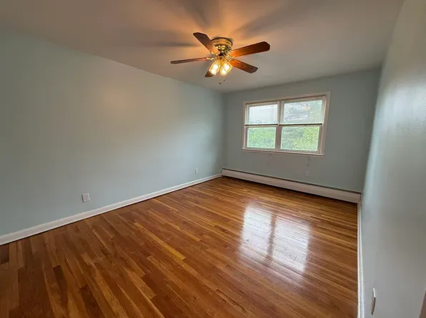 6035 75th St Floor 2, Middle Village, NY 11379