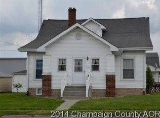 206 N Vine St, Arthur, IL 61911