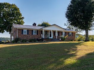 2033 Celina Rd, Burkesville, KY 42717