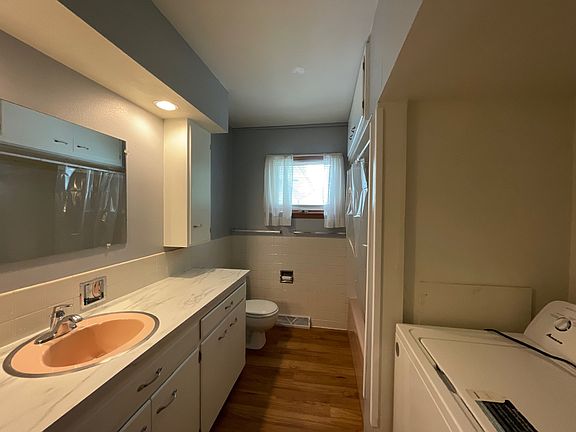 4th image of 204 Beedle Dr #204