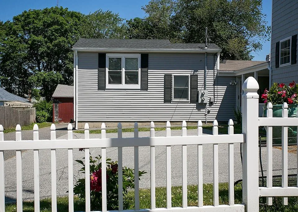 132 Evarts St #2