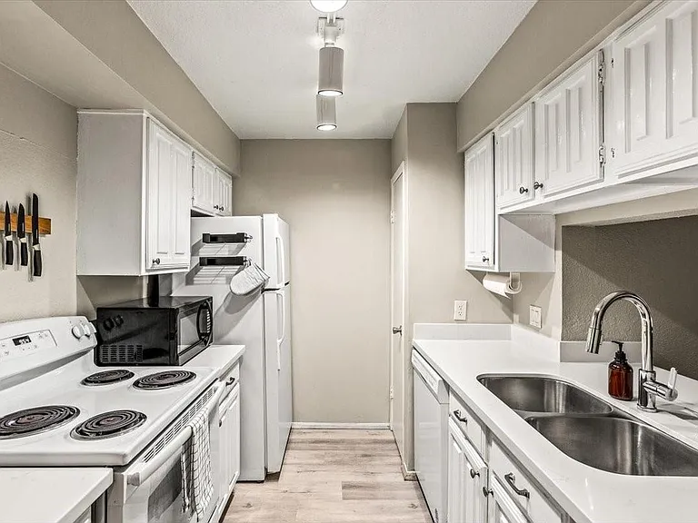2601 S Braeswood Blvd #1404 — Photo 8