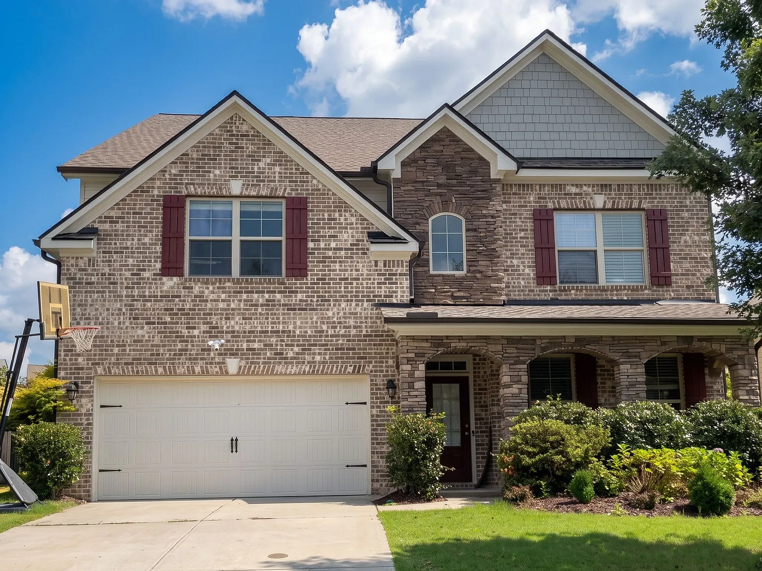4 bed, 4.0 bath, 3714 sqft, $3,415 — Photo 1