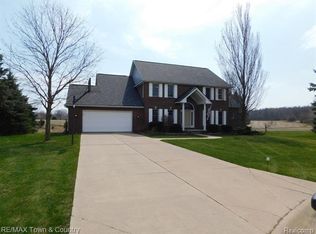 3366 Ambleside Dr, Flushing, MI 48433