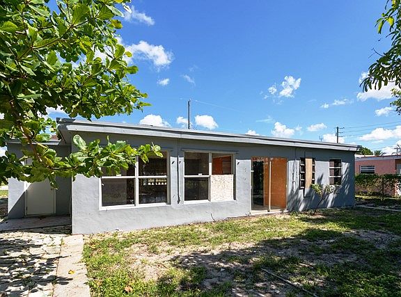 4th image of 2506 Sunshine Blvd
