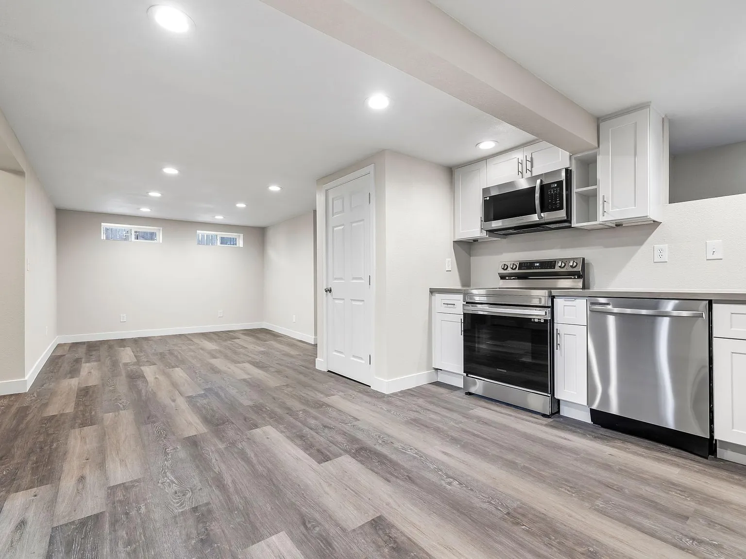 2 bed, 1050 sqft, $2,200 — Photo 4