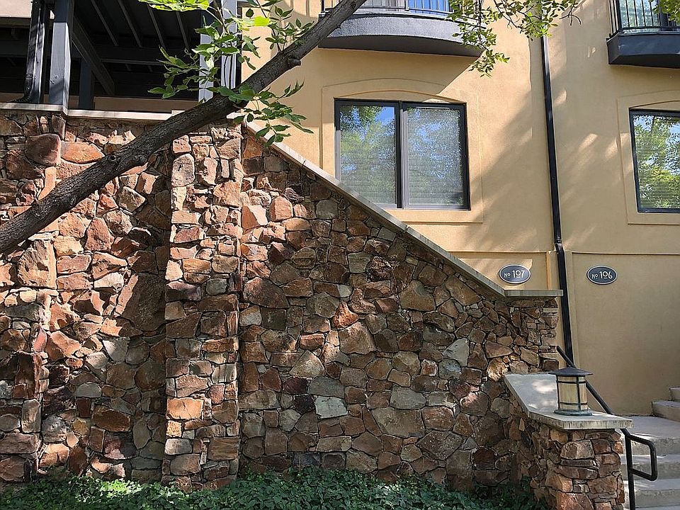 Riverwoods Townhouse #107