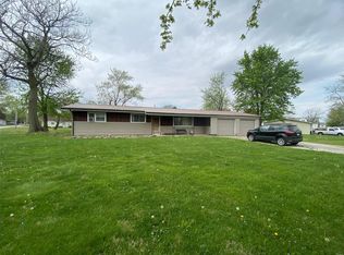 514 N 1st St, Witt, IL 62094