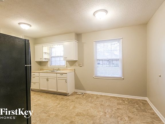 5th image of 5826 Sylvan Dr