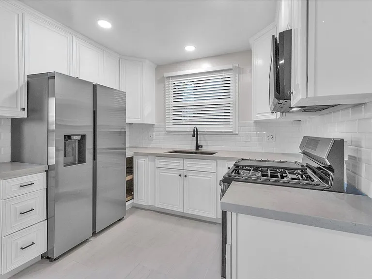 4943 Coldwater Canyon Ave — Photo 23